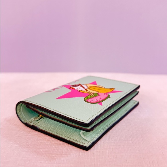Gucci Limited Edition Light Green Grained Leather Bananya Compact Flap Wallet - Picture 2 of 8